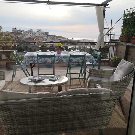 La Terrazza Sul Mare Apartment *